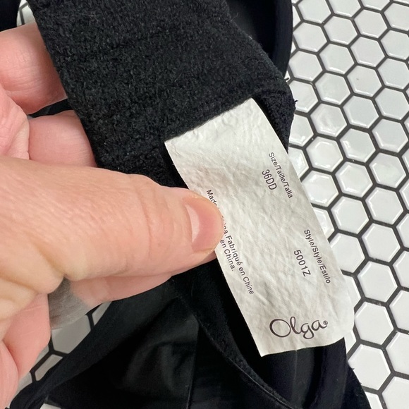 Olga underwire bra size 36DD - Picture 4 of 4